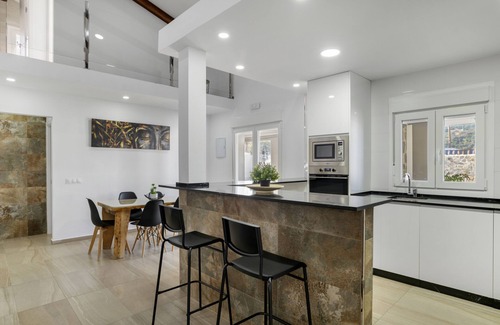 San Ambrosio House | Holiday Home 'Casa El Buda' with Mountain Views, Wi-Fi and Air Conditioning