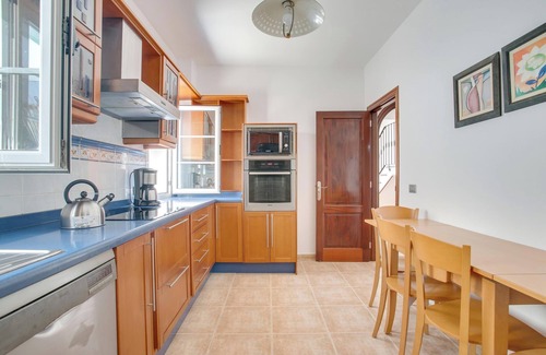 Tias House | Holiday Home ‘Casa Oasis’ with Pool, Wi-Fi, Air Conditioning & Terrace