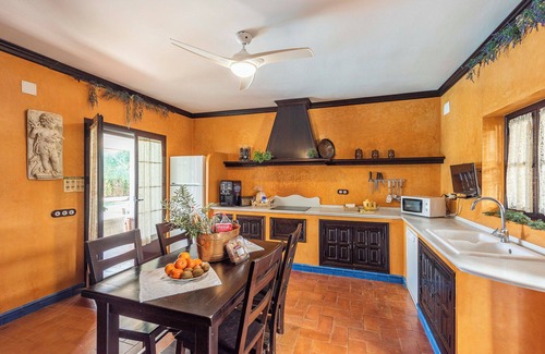 Marchena House | Holiday Home "Casa Rural La Teja" with Pool, Garden & Wi-Fi