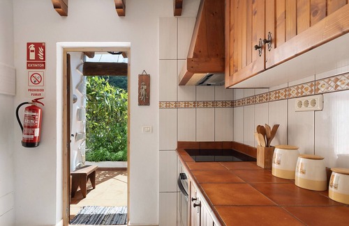 Agulo House | Holiday Home 'Casa Rural Medina 1' with Mountain View, Wi-Fi and Air Conditioning