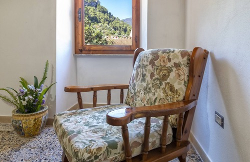 San Lorenzo House | Holiday Home 'Casa Sonia' with Mountain View, Private Terrace and Wi-Fi
