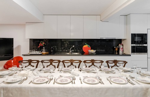 Ronfe House | Holiday Home 'Casa T3 Stella' with Private Garden, Balcony and Wi-Fi