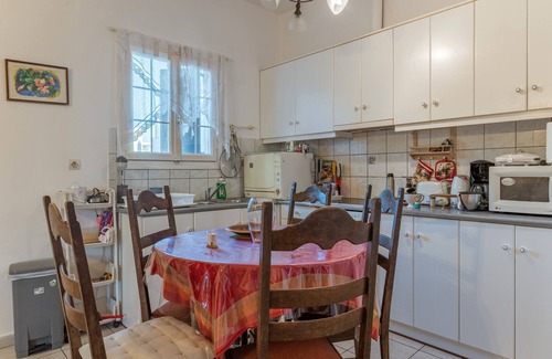 Tinos House | Holiday Home 'Charmante' with Mountain View, Wi-Fi and Air Conditioning