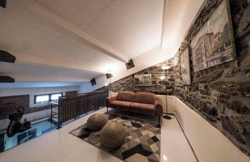 San Terenzo Monti House | Holiday Home 'Chiarissima Dei Venti' with Mountain View, Private Terrace and Wi-Fi