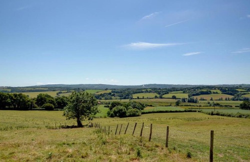 Ewhurst Green House | Holiday Home Church Farm by Interhome