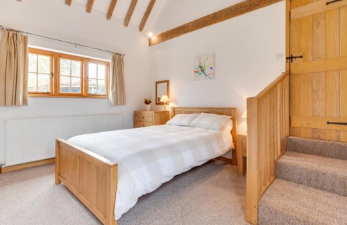 Ewhurst Green House | Holiday Home Church Farm by Interhome