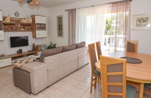 Iz House | Holiday Home Cici by Interhome