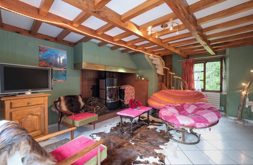 Gedre House | Holiday Home 'Cottage Au Calme' with Mountain View, Private Terrace and Private Garden