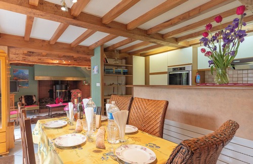 Gedre House | Holiday Home 'Cottage Au Calme' with Mountain View, Private Terrace and Private Garden