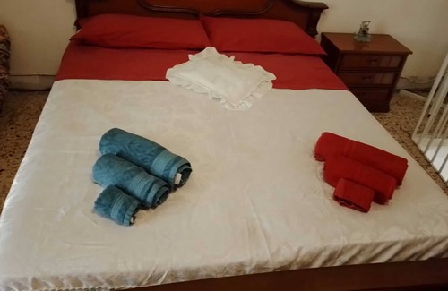 Piazza Armerina House | Holiday Home "Da Zia Iole" with Private Terrace and Balcony