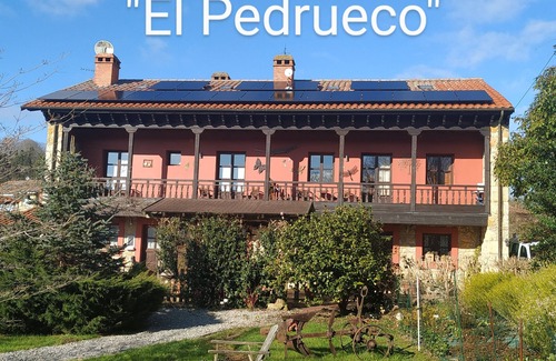 Viobes House | Holiday Home 'El Pedrueco Turismo Rural' with Mountain View, Shared Pool and Wi-Fi