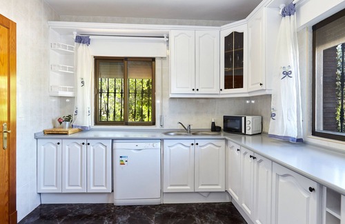 Jamilena House | Holiday Home 'El Ranchito' with Mountain View, Private Pool and Wi-Fi