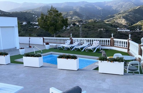 Archez House | Holiday Home 'Entre Montañas' with Mountain View, Wi-Fi and Air Conditioning