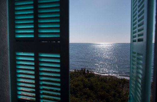 Son Servera House | Holiday Home 'Es Port Nou - Casa En La Playa' with Sea View, Private Terrace and Wi-Fi