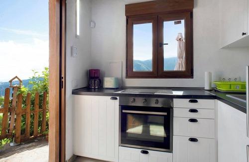 Valsequillo de Gran Canaria House | Holiday Home "Ca' Navarro" with Sea View, Terraces & Wi-Fi