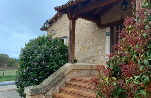 Yanguas De Eresma House | Holiday Home 'San Pedro De Caldas' with Private Pool, Private Garden and Wi-Fi