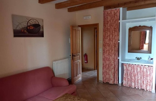 Yanguas De Eresma House | Holiday Home 'San Pedro De Caldas' with Private Pool, Private Garden and Wi-Fi