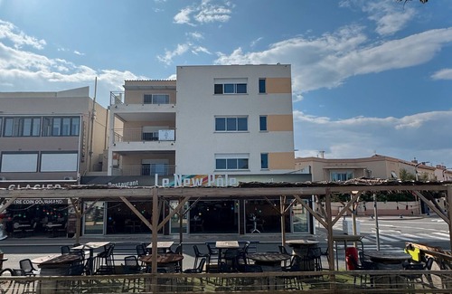 Port-la-Nouvelle House | Holiday Home 'Face À La Mer 3' with Sea View, Private Terrace and Air Conditioning