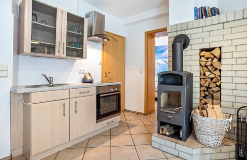 Blankenburg House | Holiday Home 'Ferienhaus Annika' with Private Terrace, Private Garden and Wi-Fi