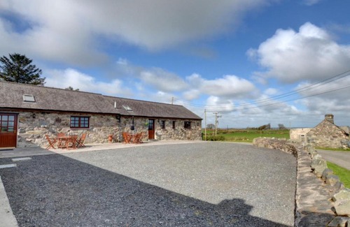 Brynrefail House | Holiday Home Ffordd Fodolydd-1 by Interhome