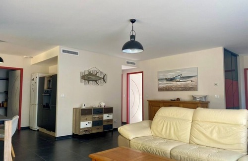 Les Conches House | 🏖 Holiday home in Longeville-sur-Mer - Between beach, forest and surf!