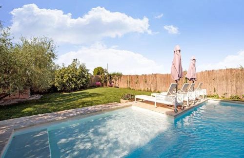 Fraga House | Holiday Home Fraga with Private Pool