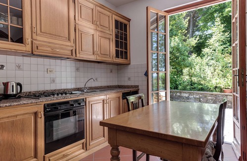 Rufina House | Holiday Home 'Gigli Di Firenze' with Mountain View, Wi-Fi and Air Conditioning