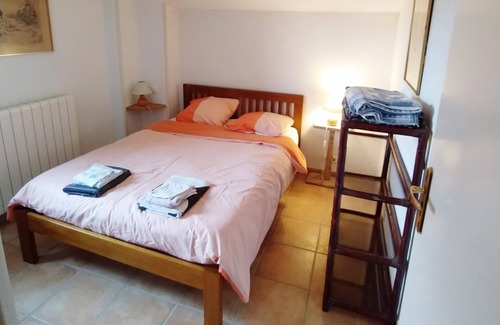 La Rochette House | Holiday Home 'Gîte De Saint Ribert 3 Pièces' with Mountain View, Shared Terrace and Wi-Fi