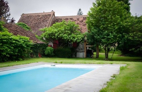 Payzac House | Holiday Home 'Gites De Groupe Pour 24 Personnes' with Private Pool, Private Terrace and Wi-Fi