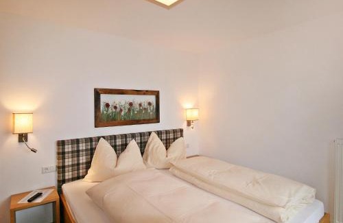 Eben im Pongau House | Holiday Home Happy by Interhome