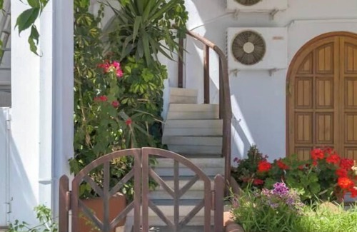 Haraki House | Holiday Home 'Haraki Sea View Luxury House' with Sea View, Wi-Fi and Air Conditioning