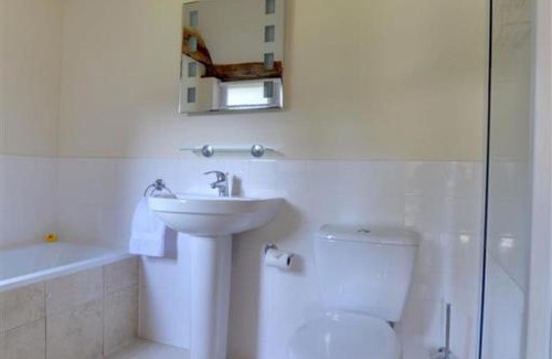 Abbess Roding House | Holiday Home Hawkridge Oast by Interhome