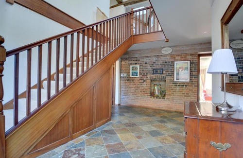 Abbess Roding House | Holiday Home Hawkridge Oast by Interhome