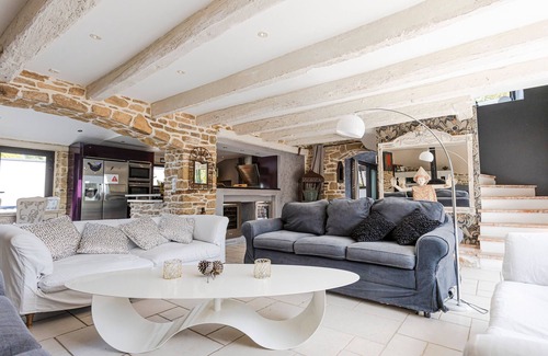 Baden House | Holiday Home 'Histoire D'eau - Chaumière' with Private Pool, Private Terrace and Wi-Fi