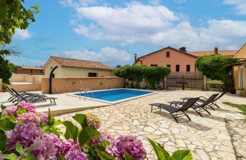 Kozljani House | Holiday Home Hortensija by Interhome