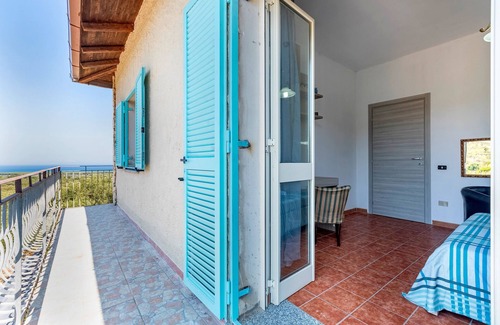 Sorso Apartment | Holiday Home 'Il Casale Del Giglio' with Sea View, Shared Terrace and Private Garden