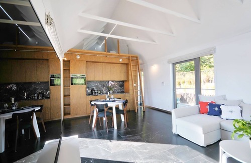 Bytow House | Holiday Home in Bytów by Private Lake