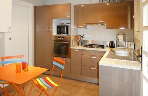 Carnac House | Holiday Home in Carnac near Sandy Beach