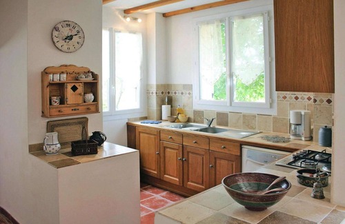 Revest-du-Bion House | Holiday home in Revest with garden