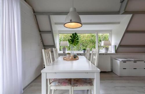 Groote Keeten House | Holiday Home in Groote Keeten near Beach