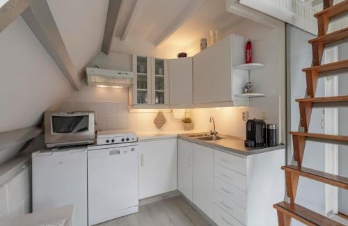 Groote Keeten House | Holiday Home in Groote Keeten near Beach