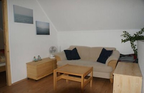 Igal House | Holiday home in Igal with terrace and barbecue