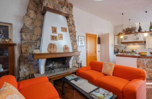 Paduledda House | Holiday Home in Isola Rossa near Cala Canneddi