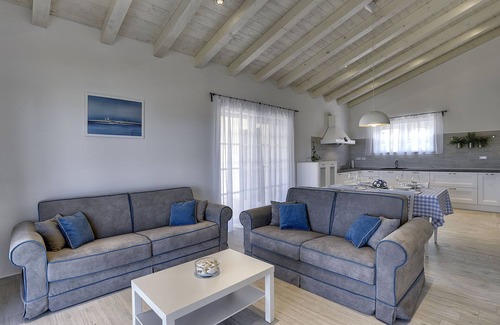 Kavran House | Holiday Home in Kavran near the Sea