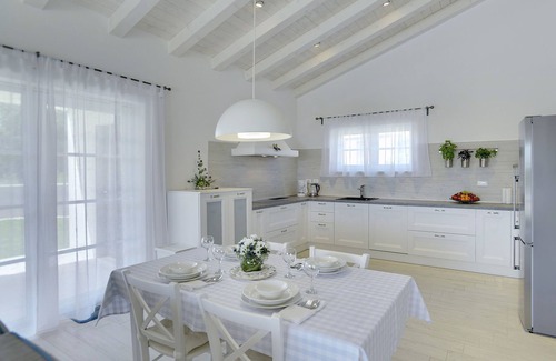 Kavran House | Holiday Home in Kavran near the Sea