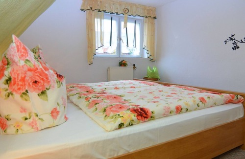Lichtenhain Apartment | Holiday home in Saxon Switzerland - quiet location, big garden, grilling area
