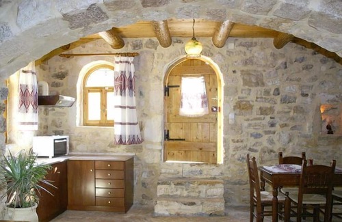 Apokoronas House | Holiday home in VAFes with terrace