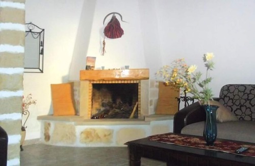 Apokoronas House | Holiday home in VAFes with terrace