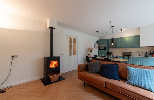 Zelhem House | Holiday Home in Zelhem with Hot Tub & Forest