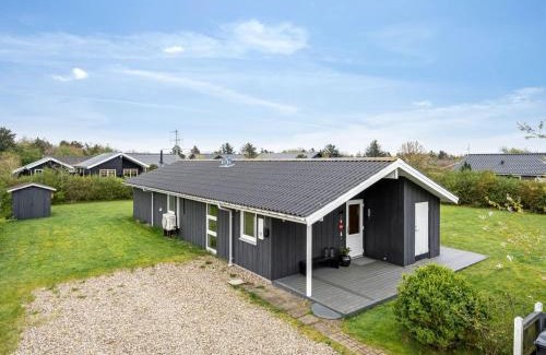 Skaven Strand House | Holiday Home Ingbritt - 700m to the fjord by Interhome